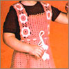 Детский сарафан, украшенный  цветочными мотивами - www.klubochek.org